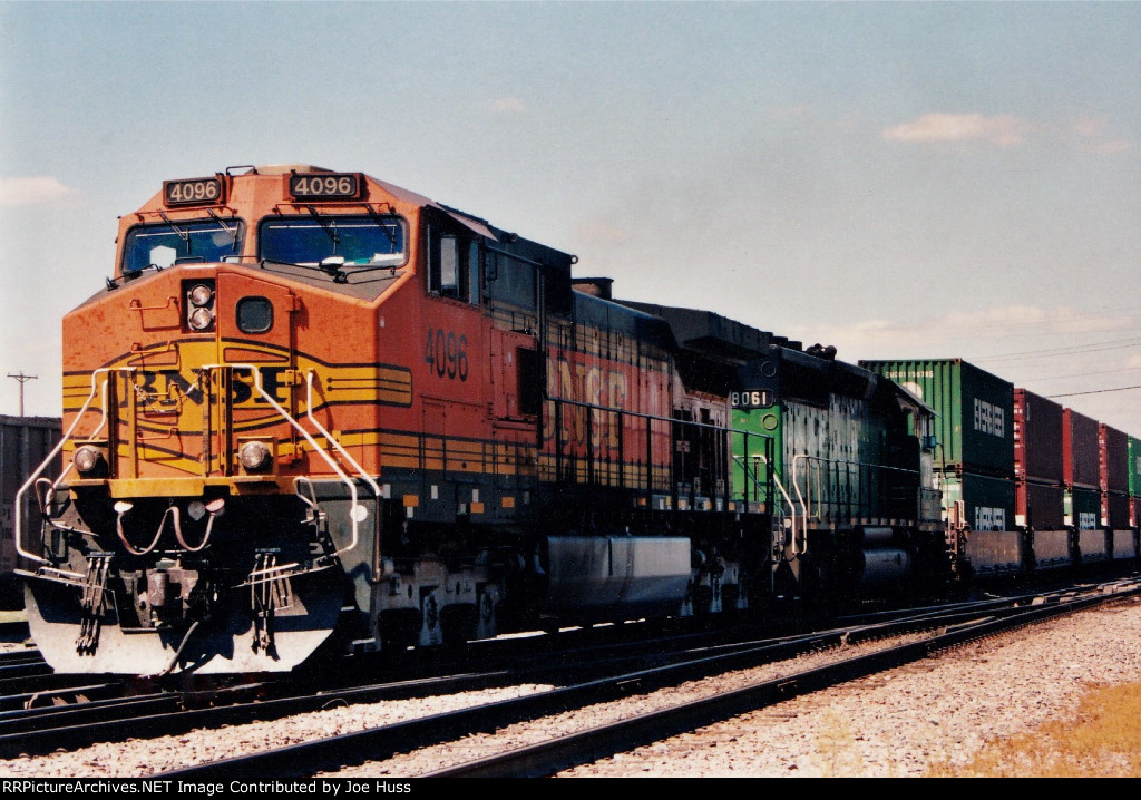 BNSF 4096 East